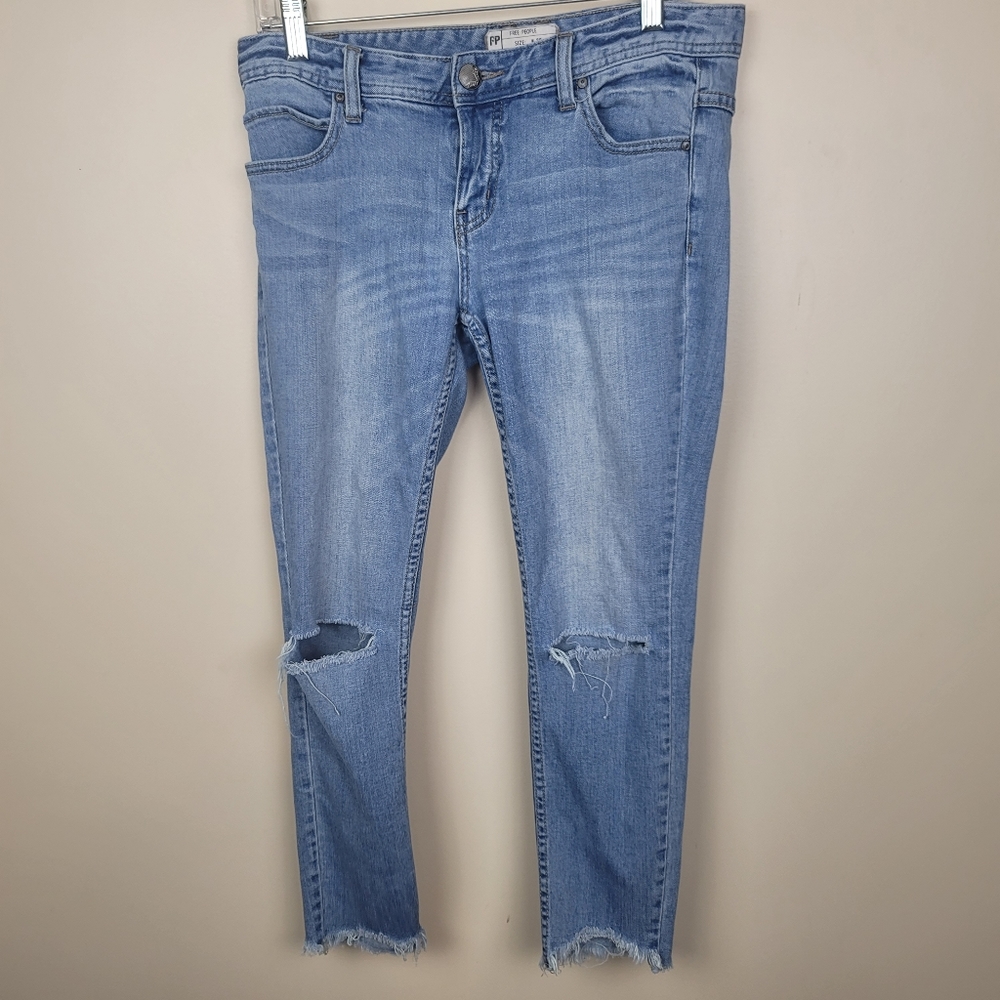 Free People Distressed Skinny Jeans size 28